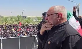گریه های فرمانده ارشد عراقی در مراسم تشییع پیکر رهبر شهید انقلاب/ ویدئو
