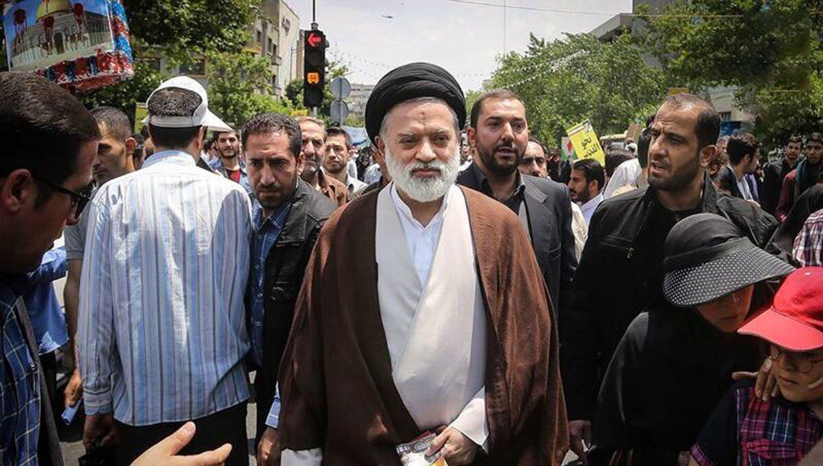 تصویری از حضور سیدمصطفی خامنهای در راهپیمایی امروز