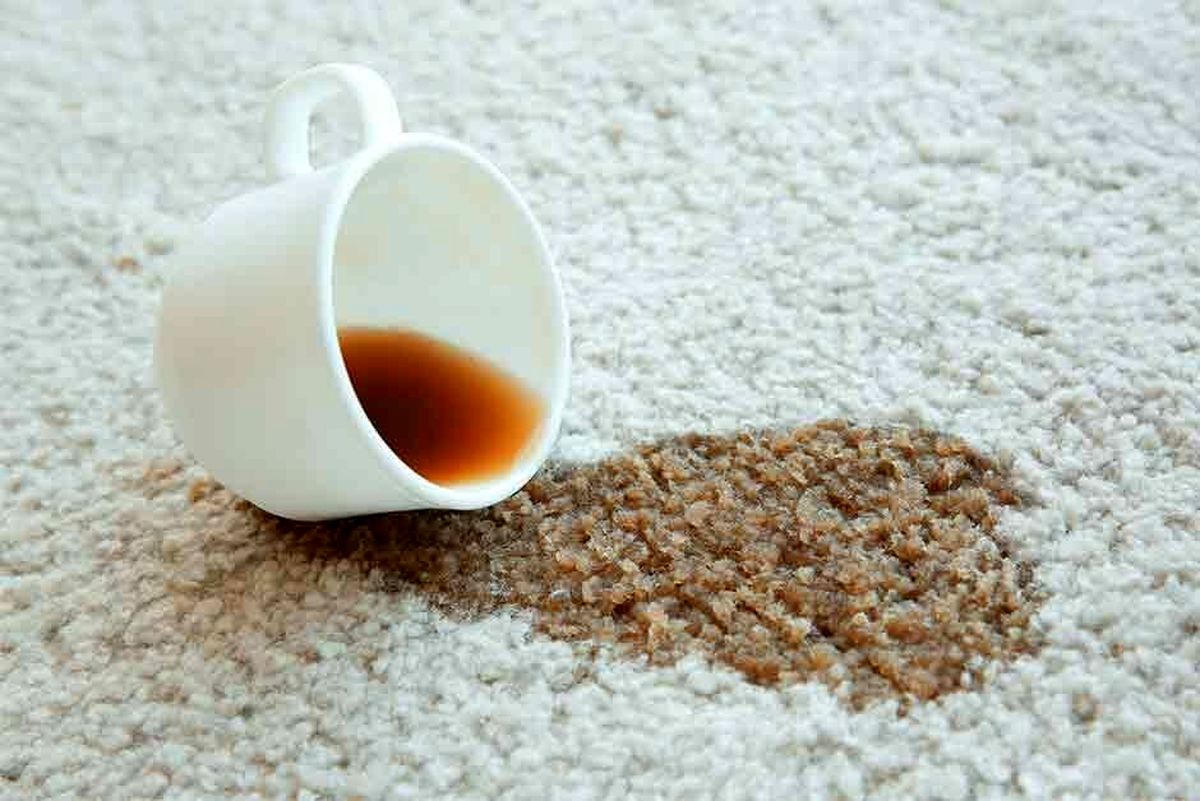 بهترین شوینده برای پاک کردن لکههای روی فرش