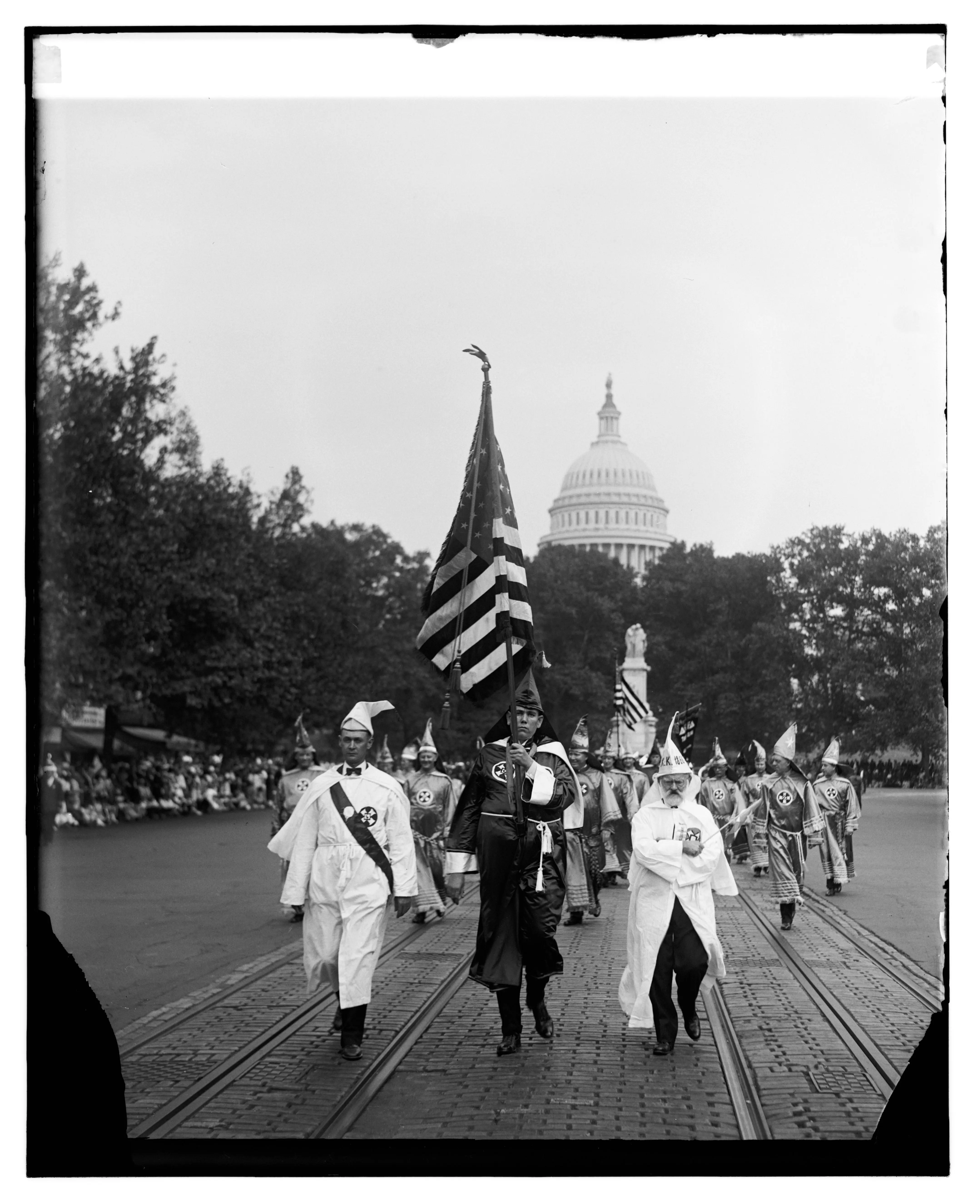 Ku_Klux_Klan_parade7