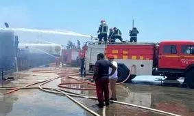 آتش‌سوزی انبار ضایعات شرکت آبفا در کرمانشاه / آتش‌سوزی مهار شد/ ویدئو