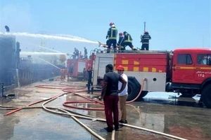 آتش‌سوزی انبار ضایعات شرکت آبفا در کرمانشاه / آتش‌سوزی مهار شد/ ویدئو