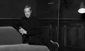 چگونه میلیاردر بی‌خانمان به فیلسوف شاه تبدیل شد؟