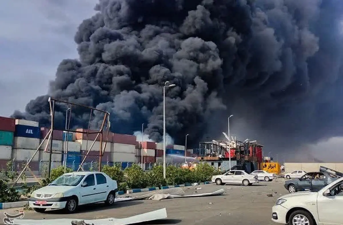هلال احمر: خانواده‌ها برای شناسایی مفقودانشان در حادثه انفجار در بندر شهید رجایی، به استانداری مراجعه کنند