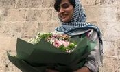 الهه محمدی جایزه خود را به روزنامه‌نگاران فلسطینی تقدیم کرد

