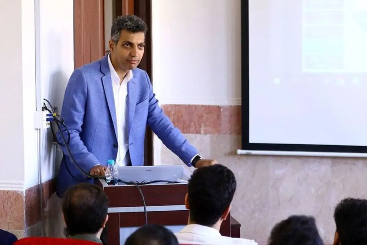 واکنش عادل فردوسی پور، استاد دانشگاه شریف به حوادث دیشب این دانشگاه/ امیدوارم هر چه سریع‌تر دانشجویان بازداشت‌شده آزاد شوند
