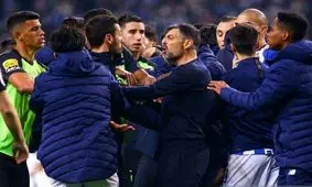 درگیری عجیب و شدید در پایان بازی پورتو و اسپورتینگ/ عکس