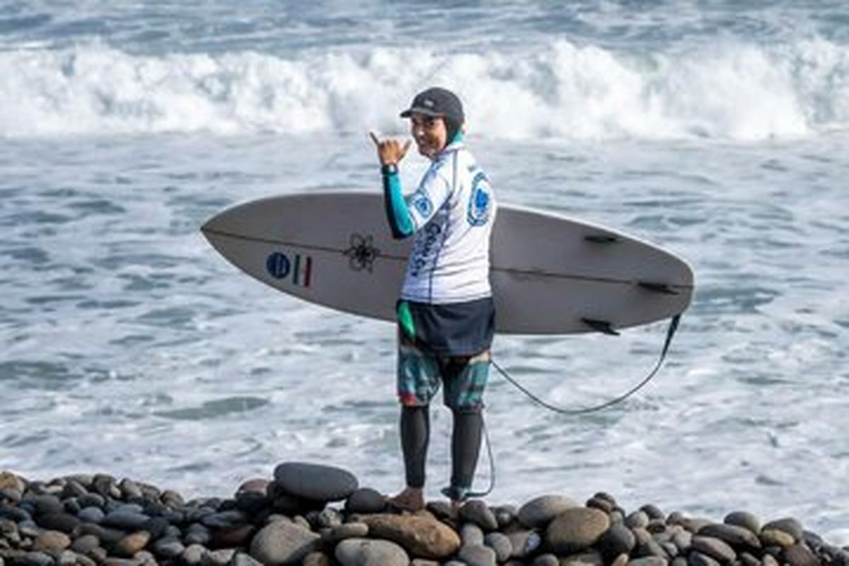 ستاره مظهری اولین زن مسلمان در مسابقات جهانی موج سواری در السالوادور 

