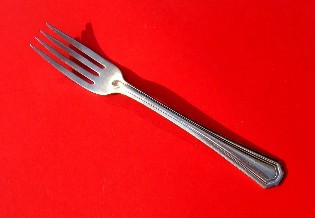 فرآیند تولید انبوه چنگال در کارخانه ای قدیمی در کره جنوبی / ویدئو