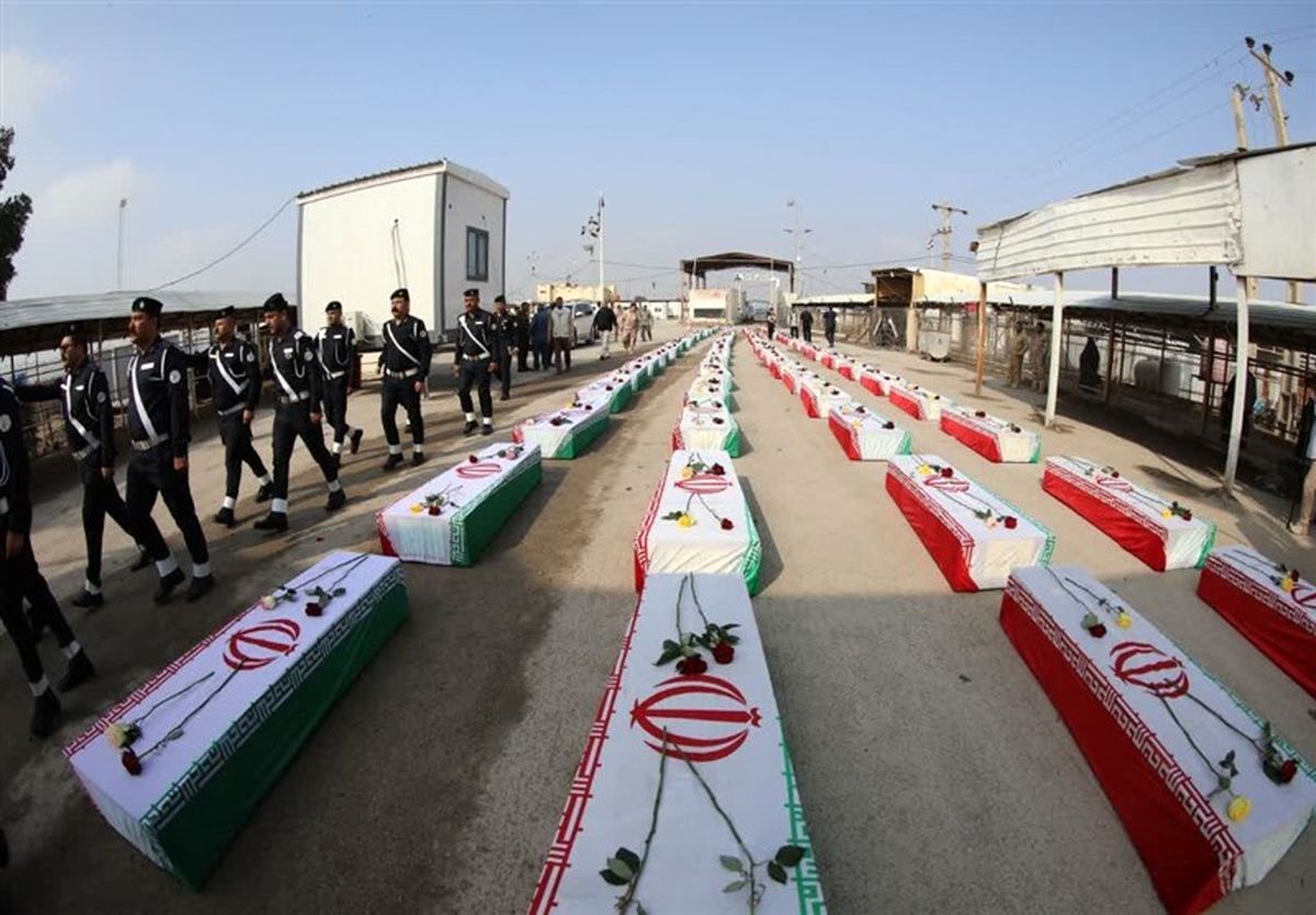 ورود پیکر مطهر ۷۱ شهید به خاک ایران