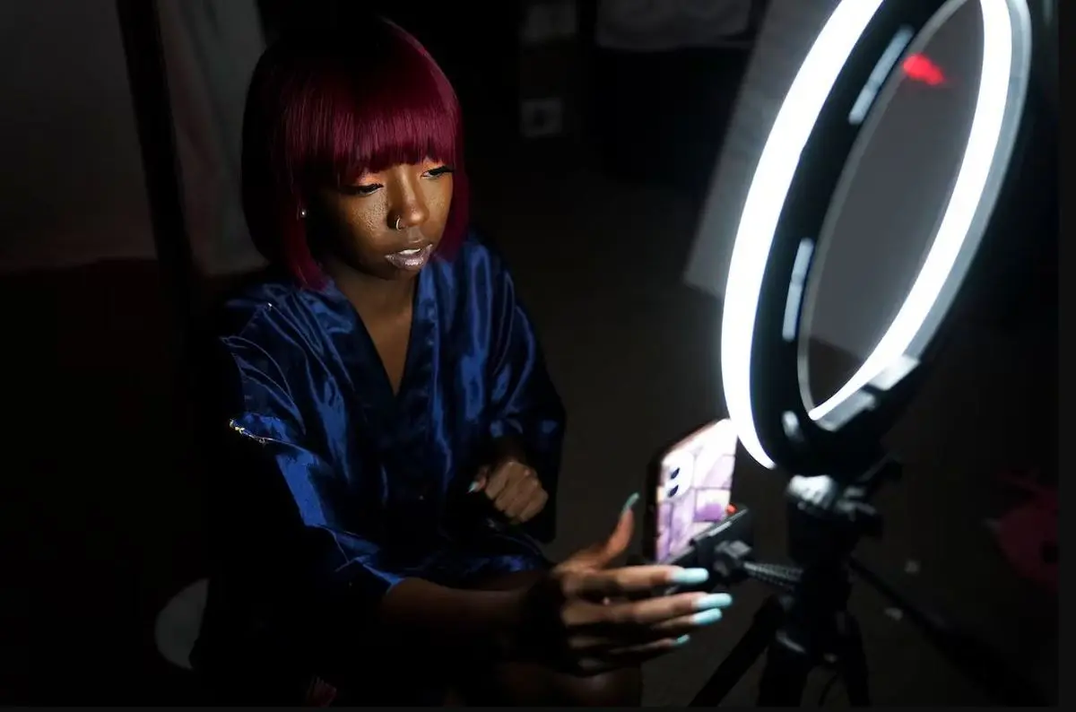 شوگردیتینک و اونلی فنز؛ راه ورود به استثمار جنسی فقر