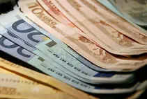 قیمت دلار، یورو و انواع ارزها امروز ۳ مهر ۱۴۰۵/ دلار نزدیک کانال ۲۳۵ هزار تومان ایستاد