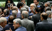 پزشکیان به فراکسیون مستقلین مجلس می رود/ مهرداد لاهوتی: میزبان چهار وزیر دولت خواهیم بود