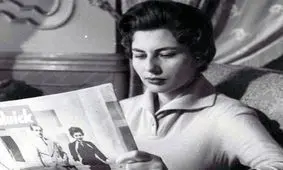 انتشار خبر جشن تولد ثریا در روزنامه/ عکس عجیب شاه و ملکه