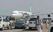 رویارویی هواپیمای ایرانی با حمله هوایی عربستان به فرودگاه صنعا یمن/ فرود هواپیمای ایرانی در باند فرودگاه الحدیده یمن/ ویدئو

