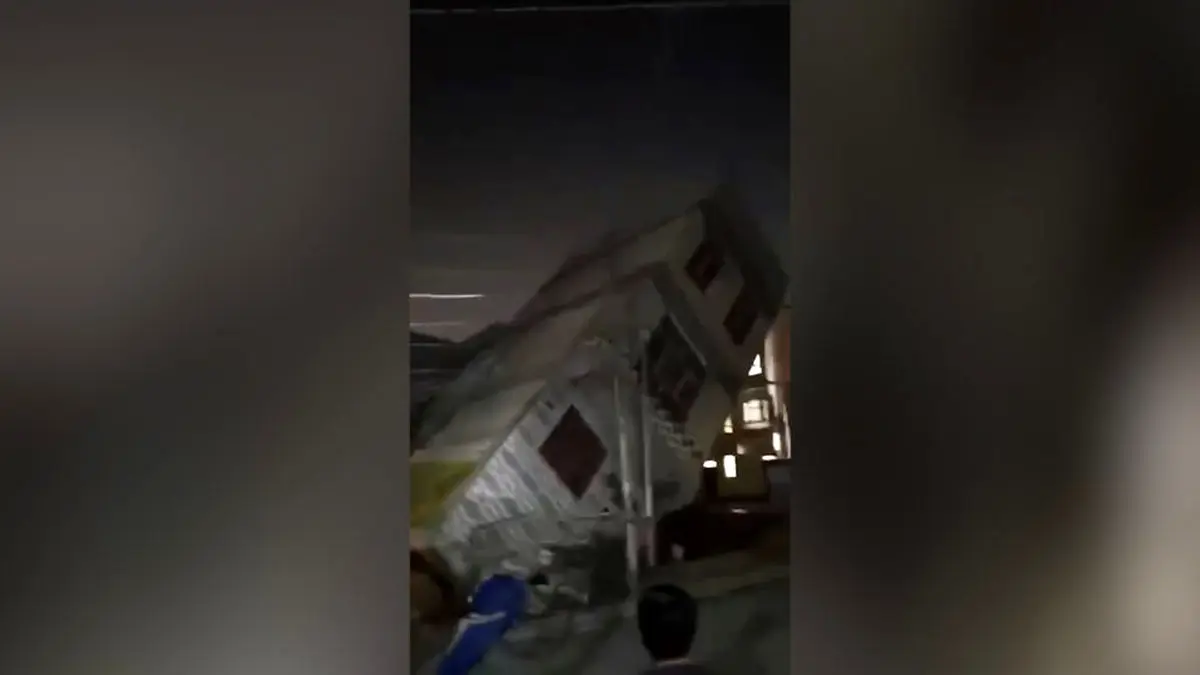 فاجعه در نجف؛ ریزش ناگهانی مجتمع مسکونی چندطبقه ده‌ها نفر را گرفتار کرد/ ویدئو