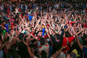 شادی مردم تهران در پی صعود تیم‌ملی به جام جهانی