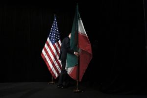 ایران و آمریکا بر سر دو راهی تاریخی توافق یا تصاعد بحران؟