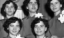 آخریل قُل از مشهورترین پنج‌قلوی جهان درگذشت