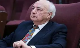 هرگز نباید روابط راهبردی را انحصاری کنیم/ نه شیفتگی به شرق نه امید بستن به غرب

