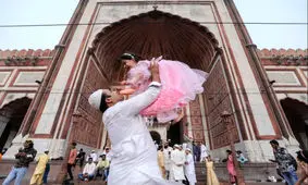 دیدنی های امروز؛ از عید فطر تا اعمال قرنطینه در چین