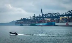 آمریکا ماه گذشته میلادی، به یک کشتی باری که از چین به سوی ایران در حرکت بود حمله کرد/ از این کشتی موادی توقیف شد که برای تسلیحات متعارف ایران، بالقوه مفید بودند/ این مواد هم می‌توانند کاربرد نظامی داشته باشند هم غیرنظامی

