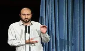 حضور "فروغی شبکه سه" در اشغال سفارت انگلیس در سال ۹۰