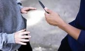 زورگیری وحشیانه از زن جوان در مترو محلاتی تهران/ ویدئو