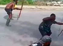 درگیری قبیله‌ای در پاپوآ گینه نو با تیر و کمان/ ویدئو