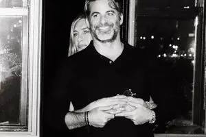 رابطه عاشقانه ستاره سینما رسمی شد 