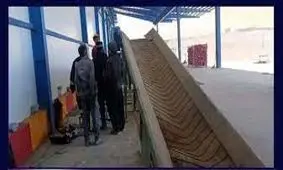 گیر کردن دست یک کارگر بین دستگاه در بروجن