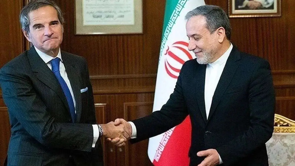 تجمع  در اعتراض به بازگشت بازرسان آژانس بین‌المللی انرژی اتمی