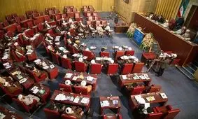 حتی بین روحانیون هم نتواستید چند نفر جذب کنید تا انتخابات خبرگان آبرومندانه برگزار شود/ ویدئو