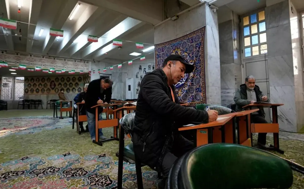 جمع کردن این افتضاحات، لجبازی‌ها و کینه‌ها، «بزرگ» می‌طلبد/ کسی‌که بزرگی به او بیاید نه اینکه ادای بزرگان را دربیاورد