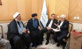 حضور عارف در دفتر ویژه دولت در مجلس

