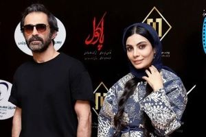 حرکات عجیب رضا اخلاقی راد با صحرا اسدالهی در مراسم اکران «پاکول»/ ویدئو