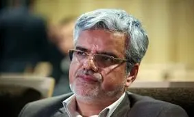 محمود صادقی در مسجد حضرت امیر آرای خود را به صندوق انداخت