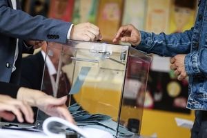 پنج اقتصاددان: انتخابات ۱۵ تیر نه برای بیان خواسته ها، بلکه برای اعلام ناخواسته هاست