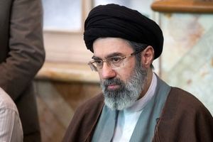 تسنیم درمورد تعطیلی درس سیدمجتبی خامنه ای: ایشان به سیره‌ی علمای سلف اقتدا کرد!