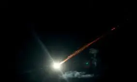 آغاز پرتاب موشک‌های ایران به سمت سرزمین‌های اشغالی از تهران، اصفهان و کرمانشاه / صهیونیستها به پناهگاه رفتند / آسمان تل‌آویو و حیفا روشن شد/ انفجار نیروگاه برق و پالایشگاه حیفا