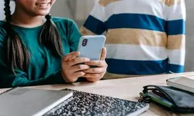 والدین، کودکان، و تهدید هرزه‌نگاری اینترنتی