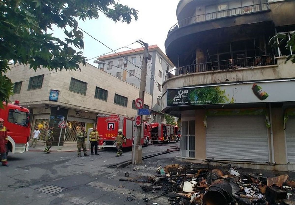 آتش سوزی ساختمان مسکونی خیابان کریمخان