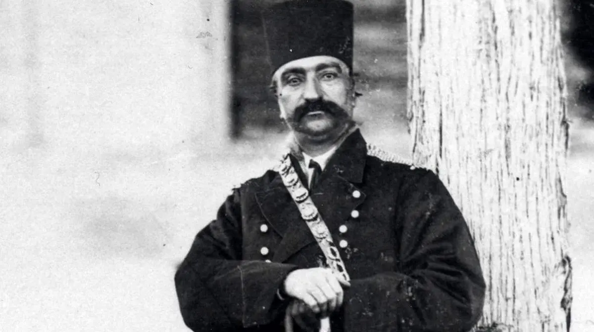 سفر در زمان؛ مجسمۀ «ناصرالدین شاه سوار بر اسب» در محوطۀ «باغشاه»؛ 130 سال قبل 