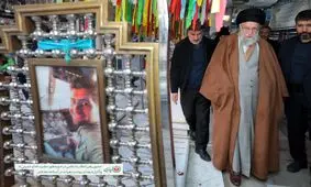 حضور صبح امروز رهبر انقلاب در مزار شهدای انقلاب اسلامی و گلزار شهدای بهشت زهرا (س)/ ویدئو

