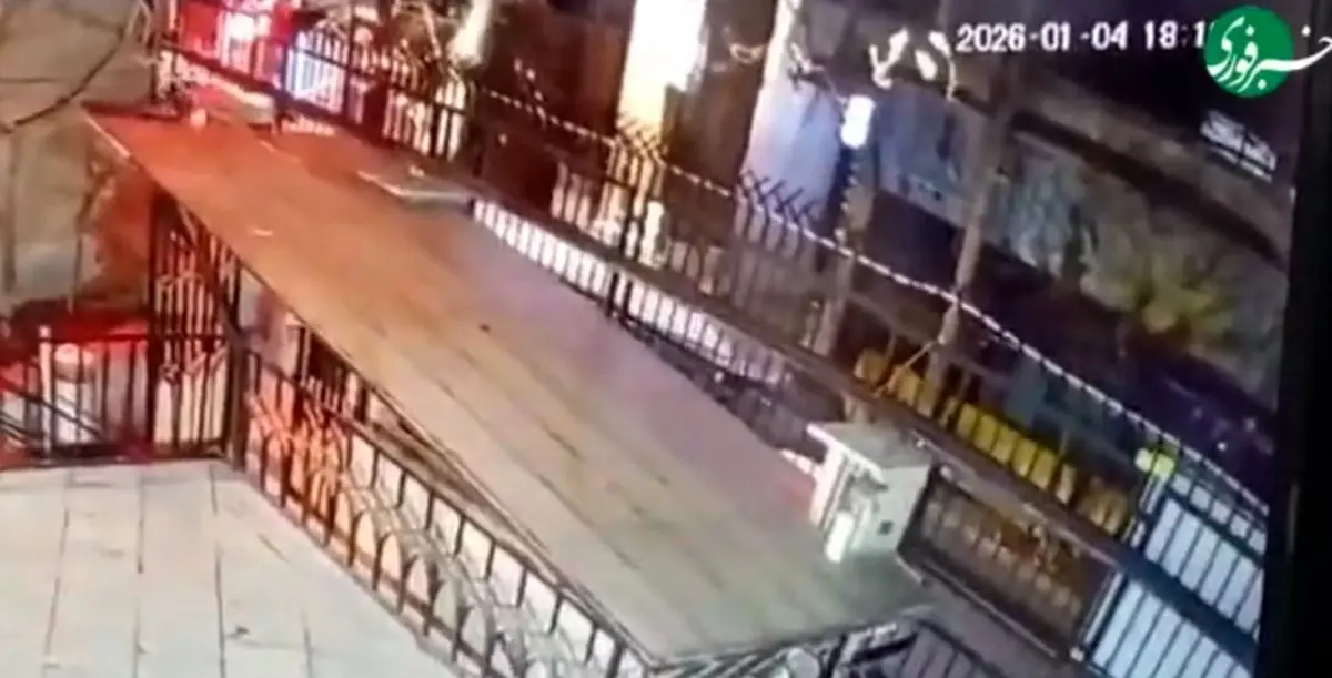 تررویست‌های مزدور موساد درب مسجد رسول اکرم جهانشهر کرج را امشب آتش زدند
