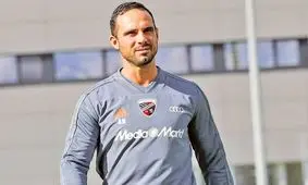 دستیار ایرانی الکس نوری چه کسی است؟/ ۲ چهره محبوب آبی‌ها گزینه اصلی

