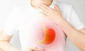 رفلاکس حنجره ای؛ علت پنهان گرفتگی صدا و سرفه های مزمن