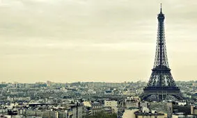 اولین راننده تاکسی زن در فرانسه/ عکس

