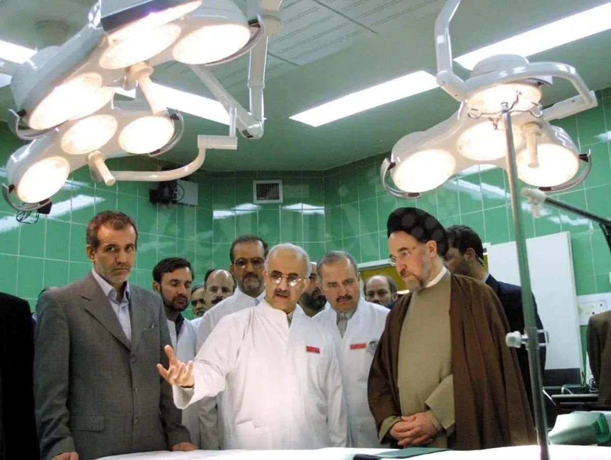 مسعود پزشکیان برای هر حراجی قلب چقدر دستمزد میگیرد؟/ عیسی کلانتری از دستهای نامرئی کاسبان تنش و چالشهای پیش روی کشور و دورنمای کابینه چهاردهم گفت