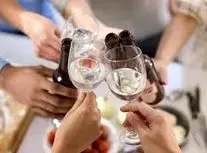 سرو آزادانه مشروب در کافه های پایتخت/ ویدئو